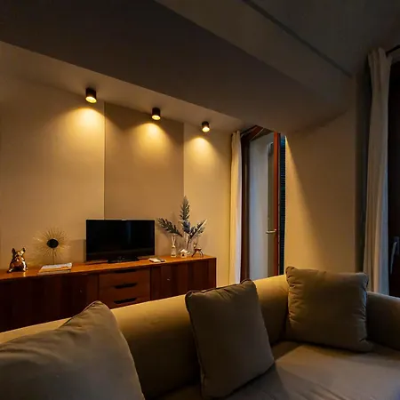 Via Colombo 6 - Position * אלסיו