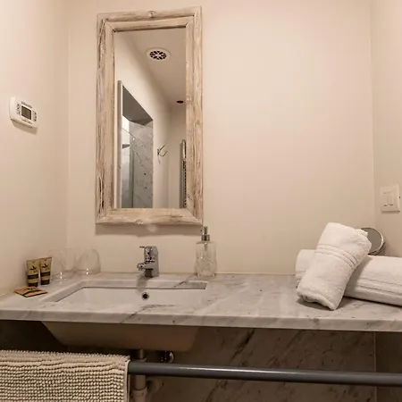 Via Colombo 6 - Position *